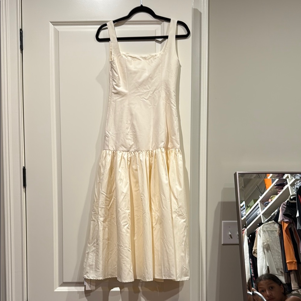 Elegant Cream Sleeveless Dress